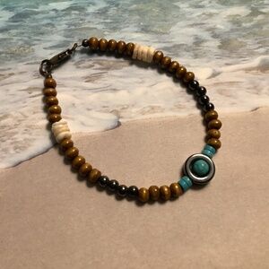 Hematite & howlite beaded bracelet with bracelet